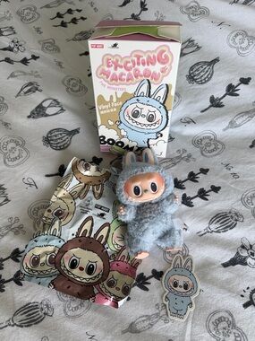 Pop Mart Exciting Macaron The Monsters